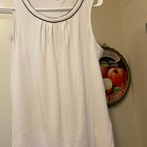 Tank - never worn! - Picture 2 of 2